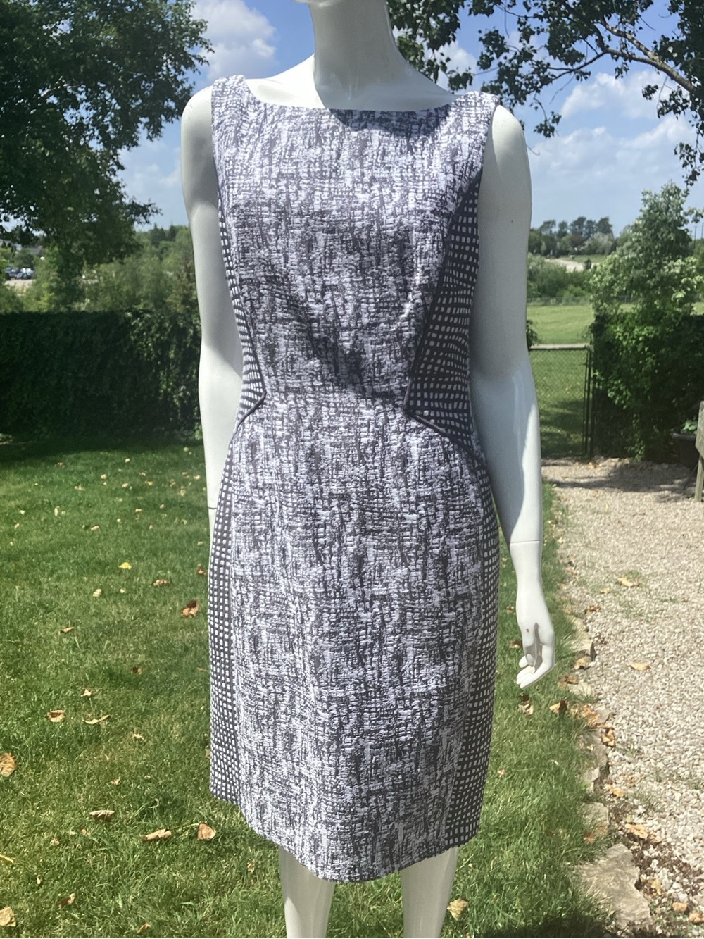 Lafayette 148 New York Sleeveless Gray Patterned Sheath Dress